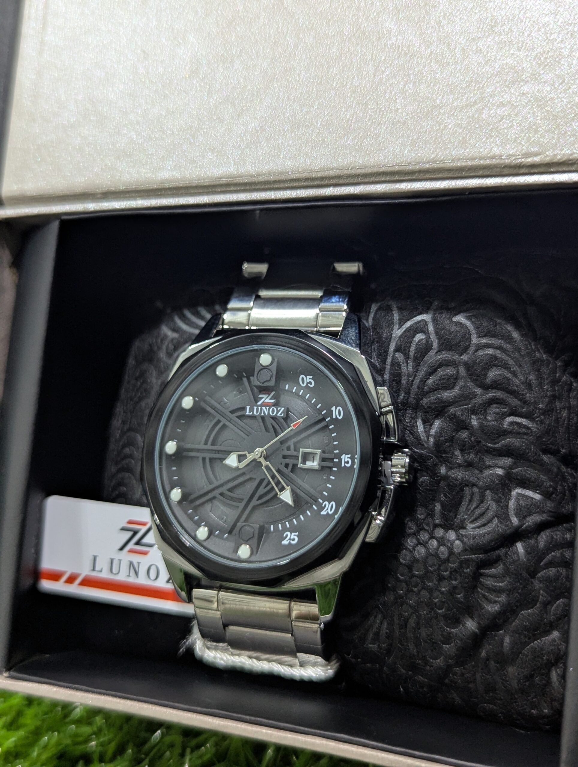 LUNOZ – Luxury Black Dial Quartz Wrist Watch - Image 3