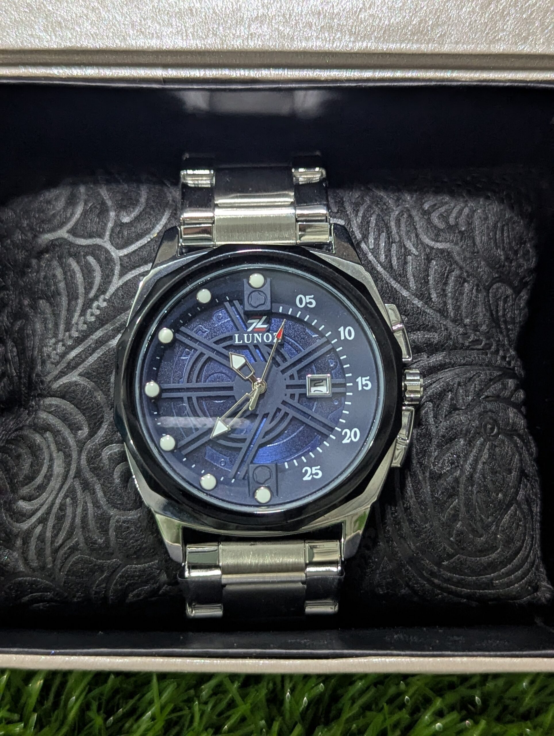 LUNOZ – Luxury Blue Dial Quartz Wrist Watch | Premium Stainless Steel Men's Watch
