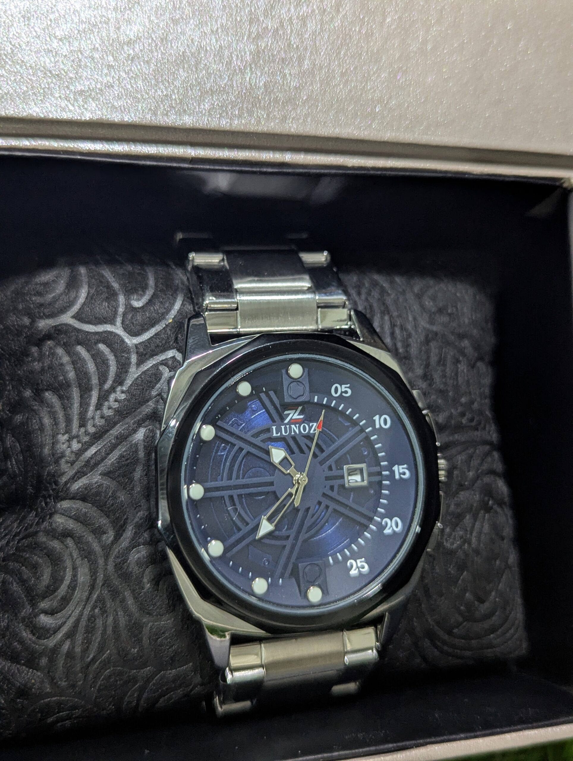 LUNOZ – Luxury Blue Dial Quartz Wrist Watch | Premium Stainless Steel Men's Watch - Image 3