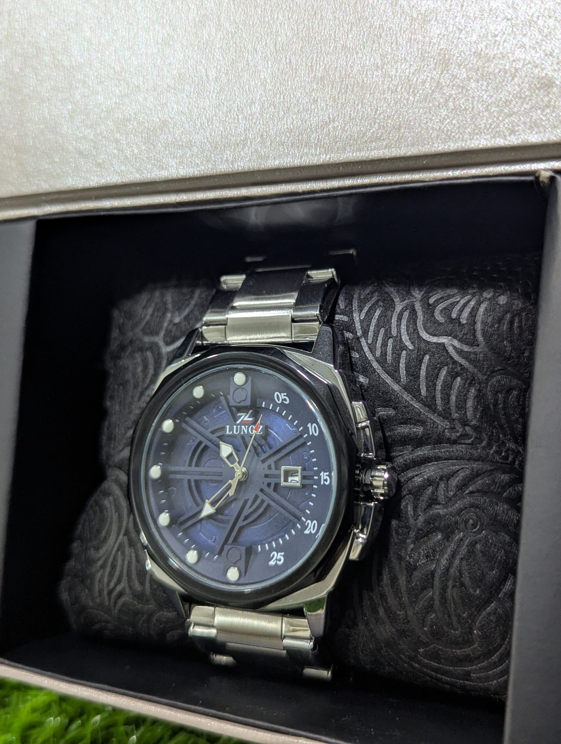 LUNOZ – Luxury Blue Dial Quartz Wrist Watch | Premium Stainless Steel Men's Watch - Image 4